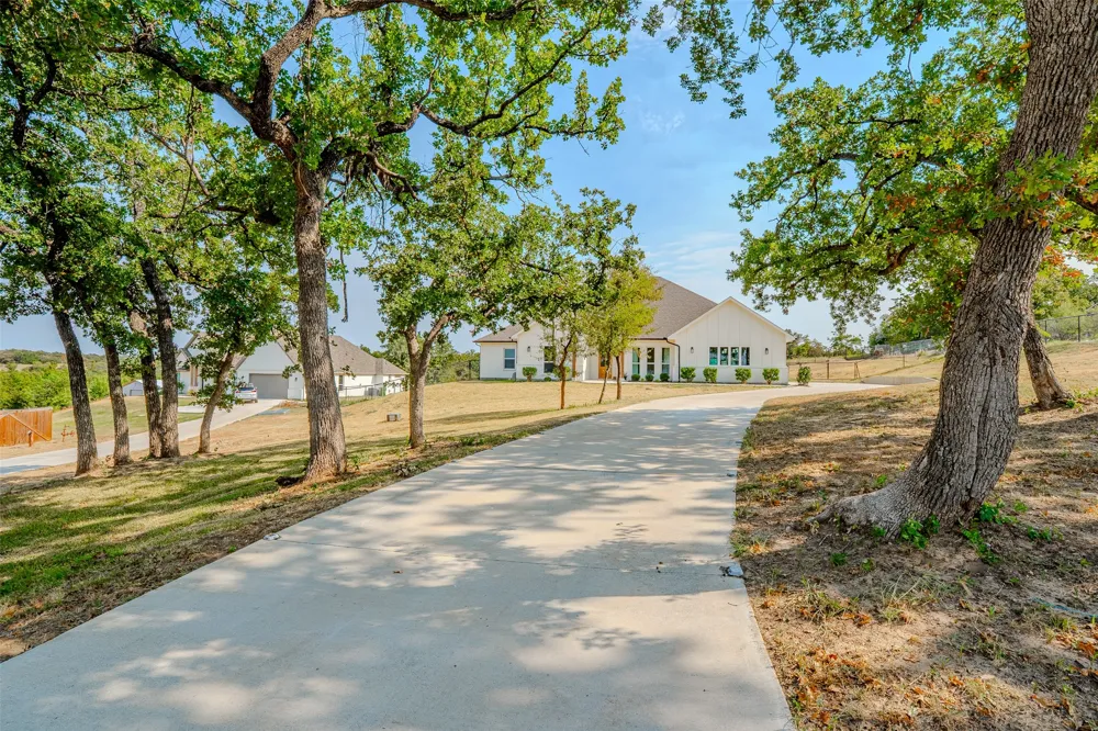 182 Saddle Horn Trail Boyd, TX 76023