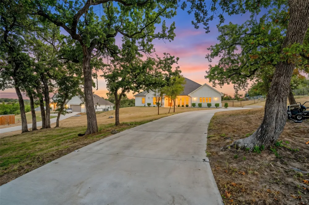 182 Saddle Horn Trail Boyd, TX 76023