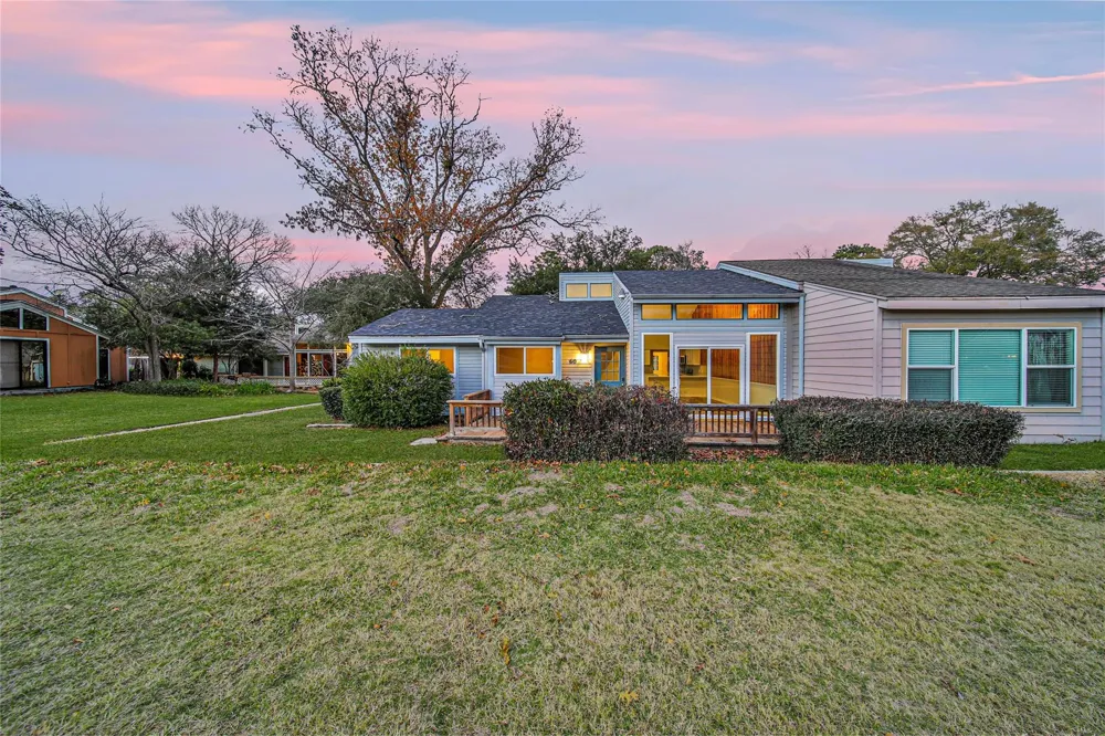 60 April Village Conroe, TX 77356