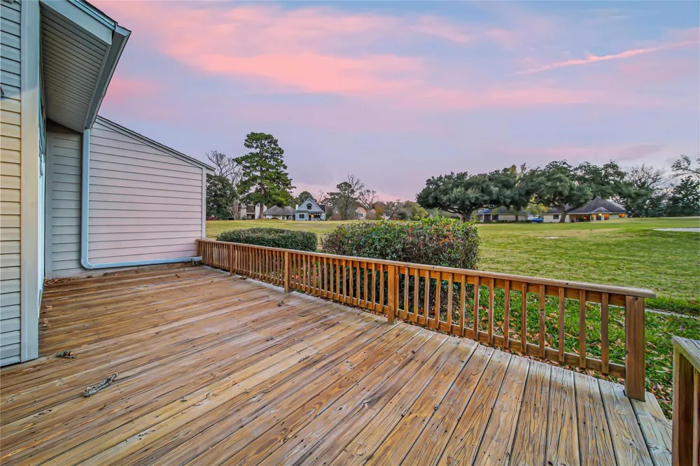 60 April Village Conroe, TX 77356