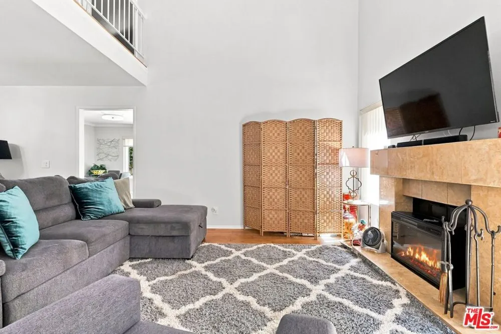 8728 Dartford Place Inglewood, CA 90305