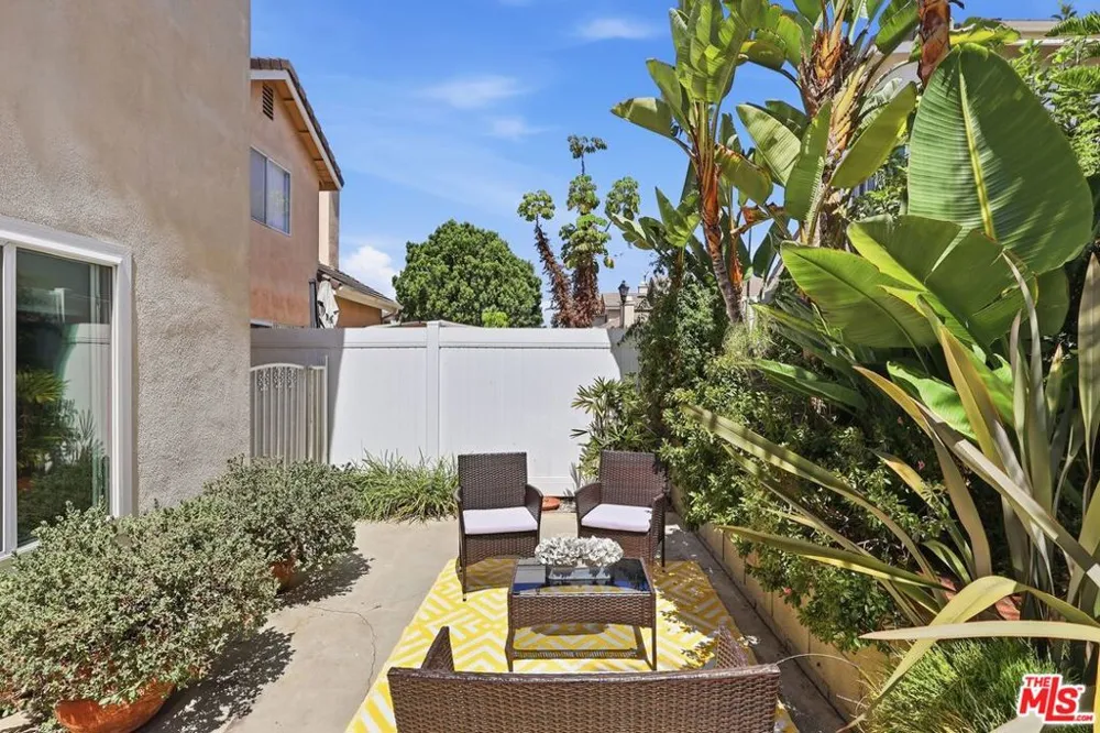 8728 Dartford Place Inglewood, CA 90305