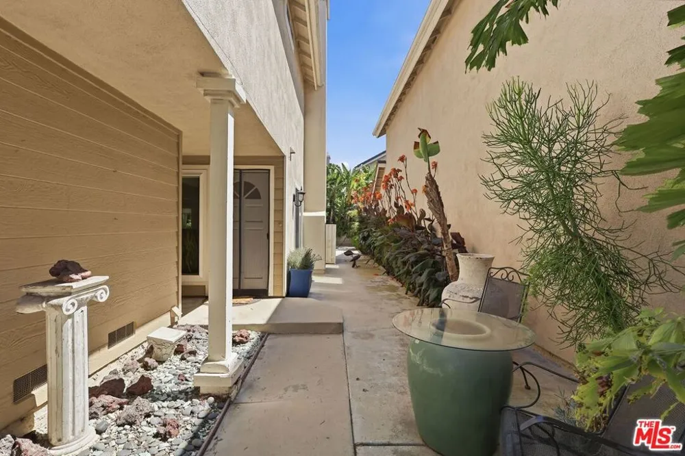 8728 Dartford Place Inglewood, CA 90305