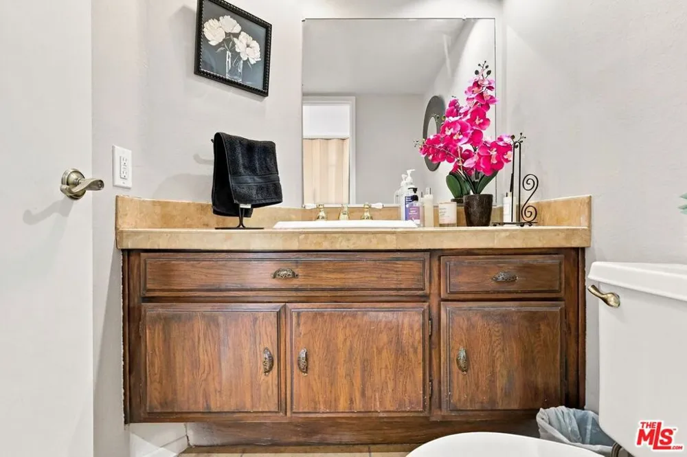 8728 Dartford Place Inglewood, CA 90305