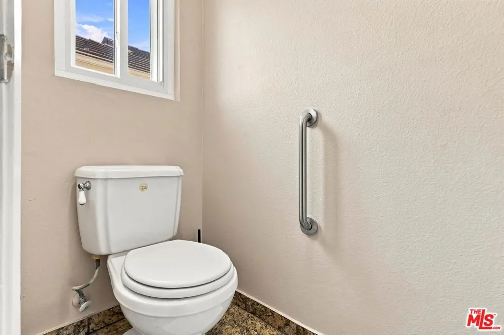 8728 Dartford Place Inglewood, CA 90305