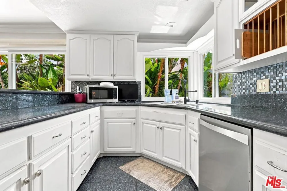 8728 Dartford Place Inglewood, CA 90305