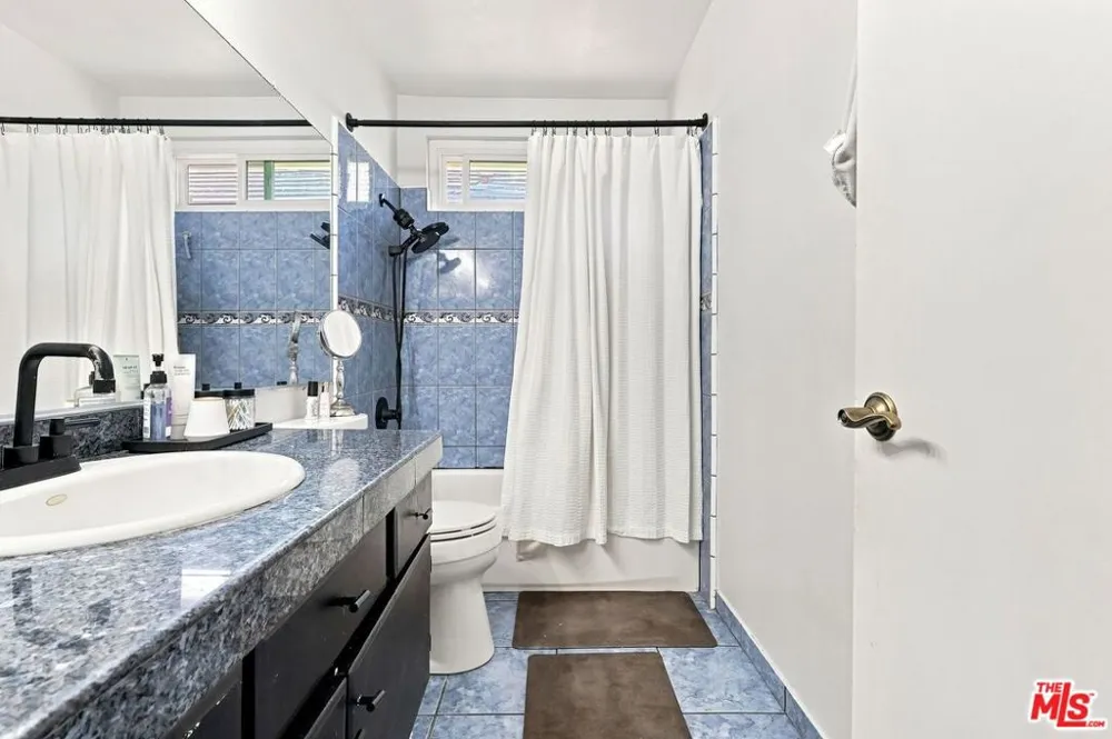8728 Dartford Place Inglewood, CA 90305