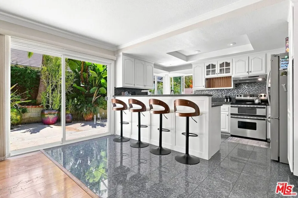 8728 Dartford Place Inglewood, CA 90305