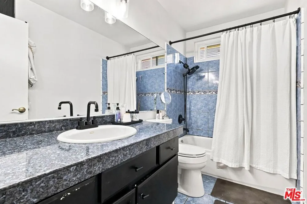 8728 Dartford Place Inglewood, CA 90305