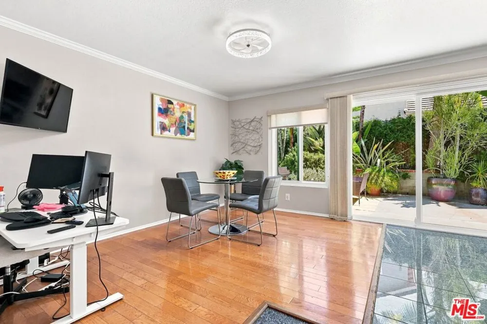 8728 Dartford Place Inglewood, CA 90305