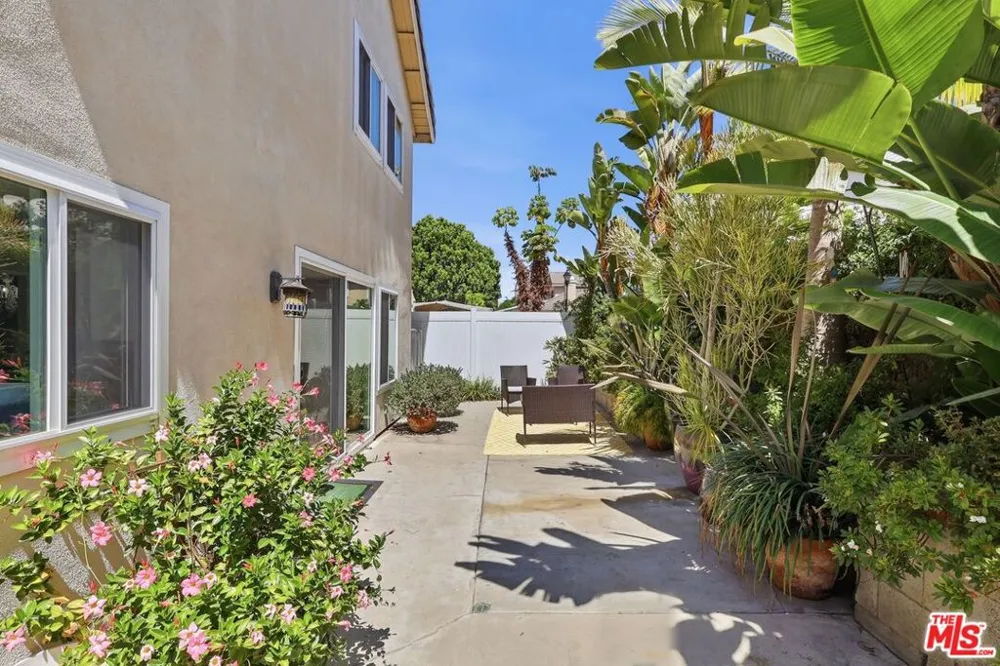 8728 Dartford Place Inglewood, CA 90305