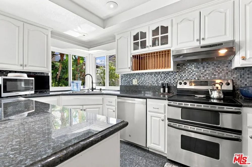8728 Dartford Place Inglewood, CA 90305