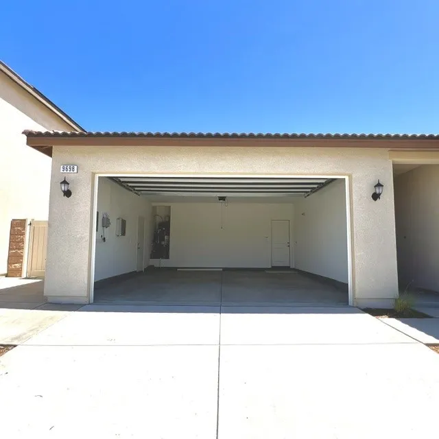 9698 Babaco Street Riverside, CA 92508
