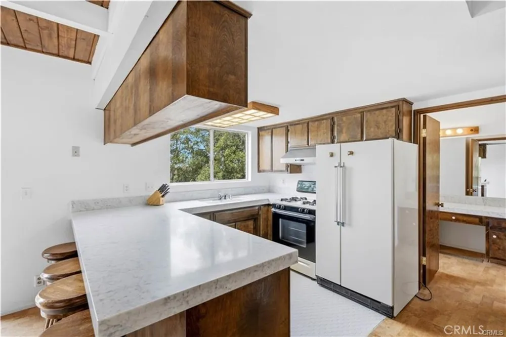 1334 St Anton Lake Arrowhead, CA 92352