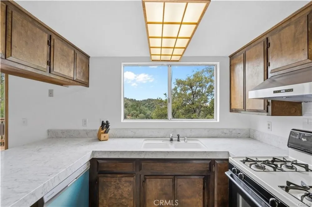 1334 St Anton Lake Arrowhead, CA 92352