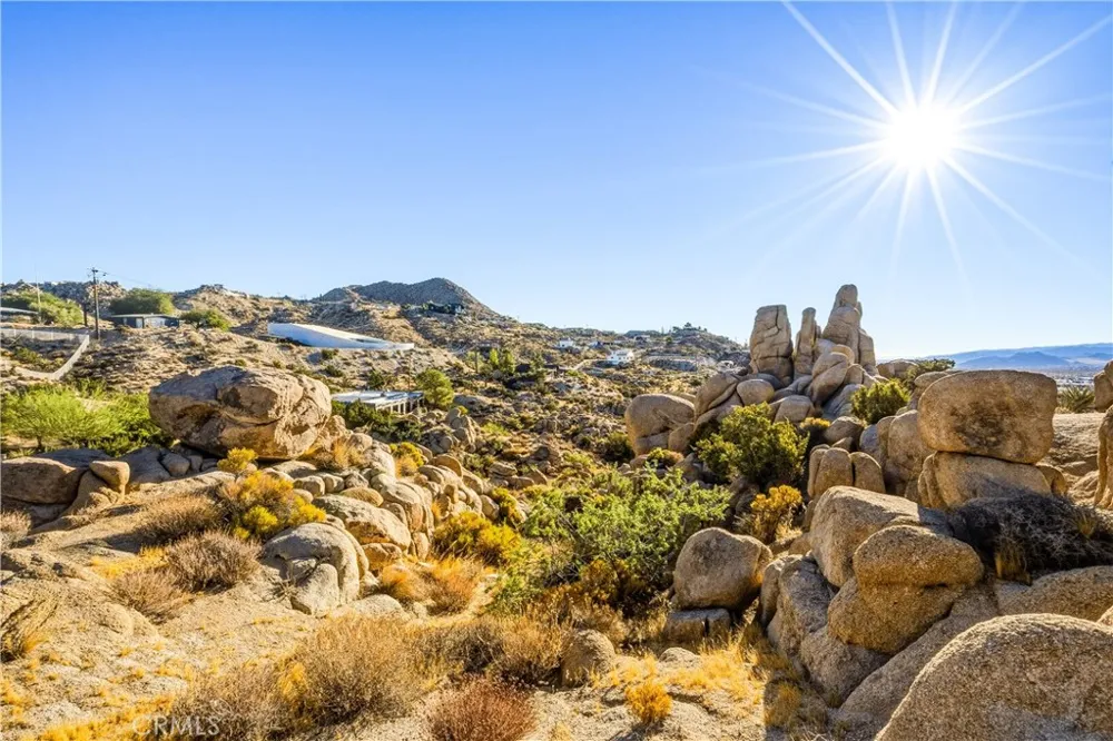 6231 Mirlo Yucca Valley, CA 92284
