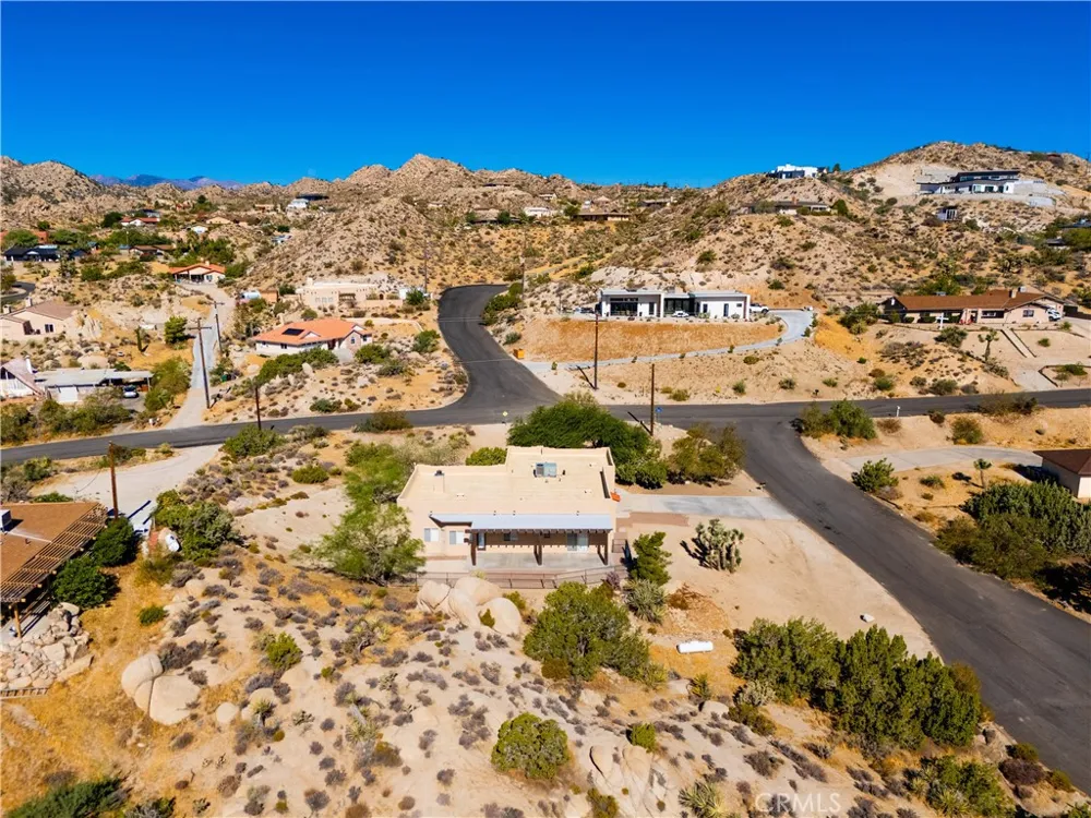 6231 Mirlo Yucca Valley, CA 92284