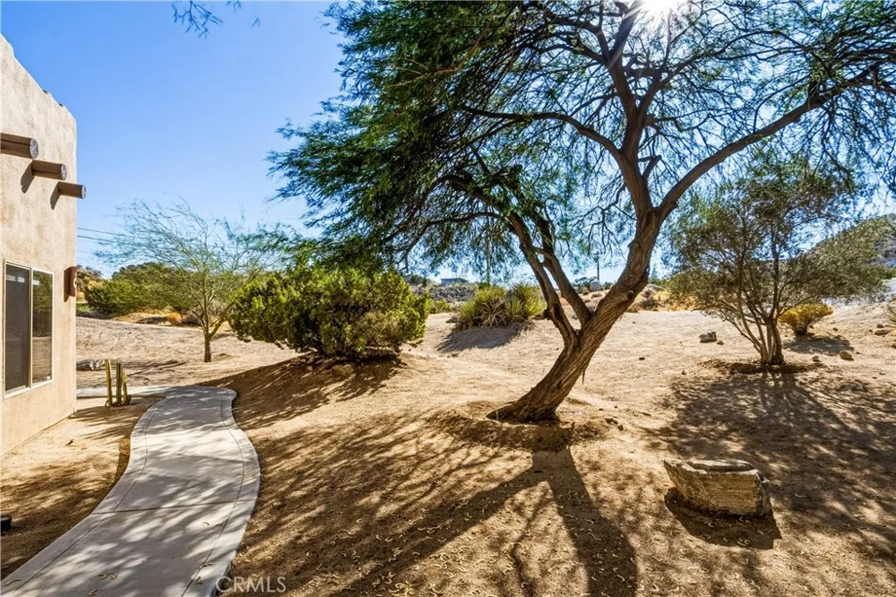 6231 Mirlo Yucca Valley, CA 92284