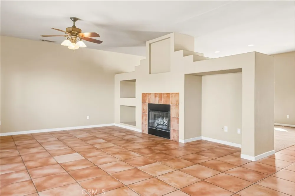 6231 Mirlo Yucca Valley, CA 92284
