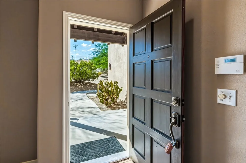 6231 Mirlo Yucca Valley, CA 92284