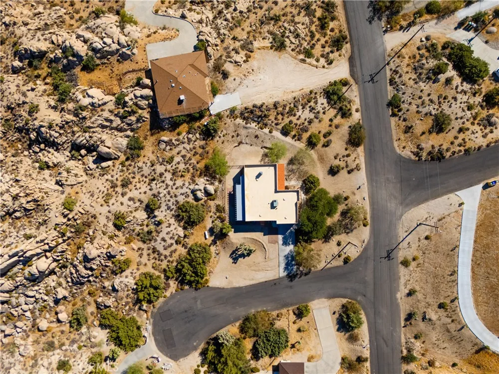 6231 Mirlo Yucca Valley, CA 92284