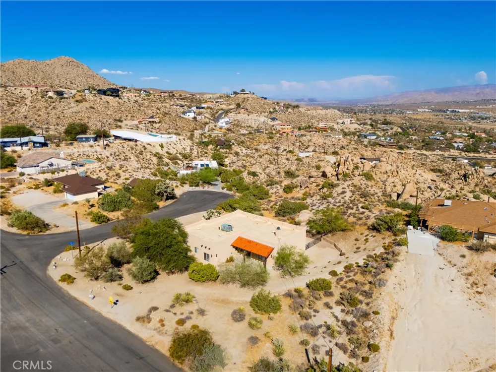 6231 Mirlo Yucca Valley, CA 92284