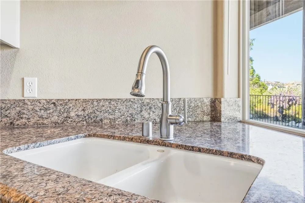 6231 Mirlo Yucca Valley, CA 92284