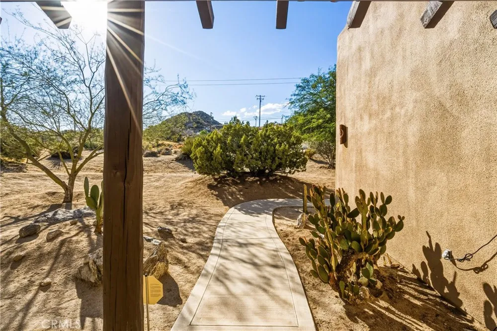 6231 Mirlo Yucca Valley, CA 92284