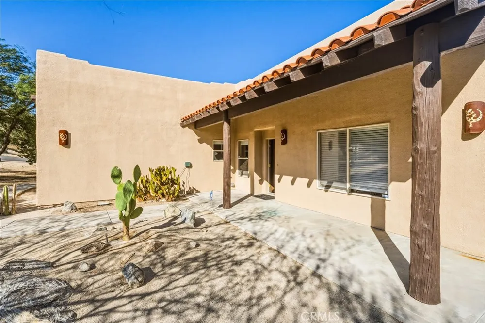 6231 Mirlo Yucca Valley, CA 92284