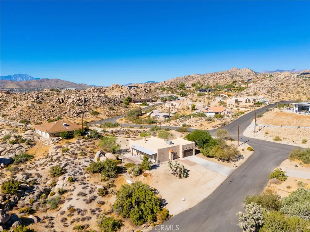 6231 Mirlo Yucca Valley, CA 92284