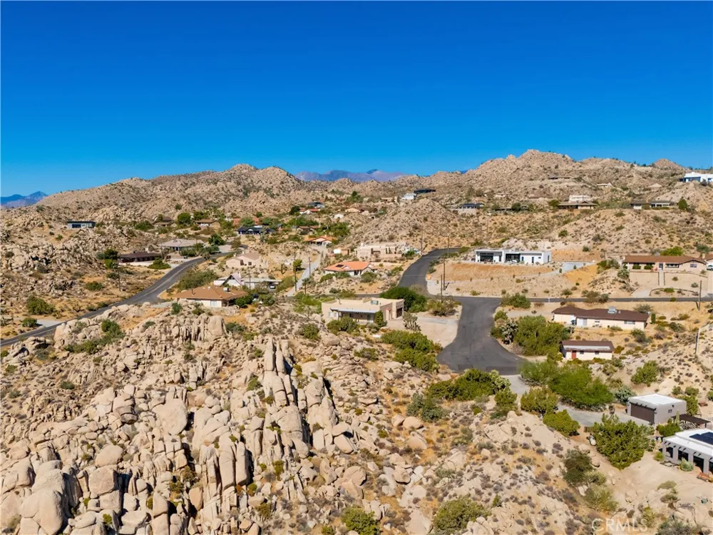6231 Mirlo Yucca Valley, CA 92284