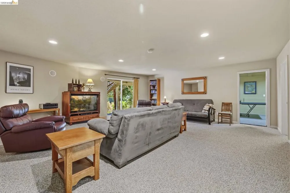 29392 Alpine Dr Cold Springs, CA 95335