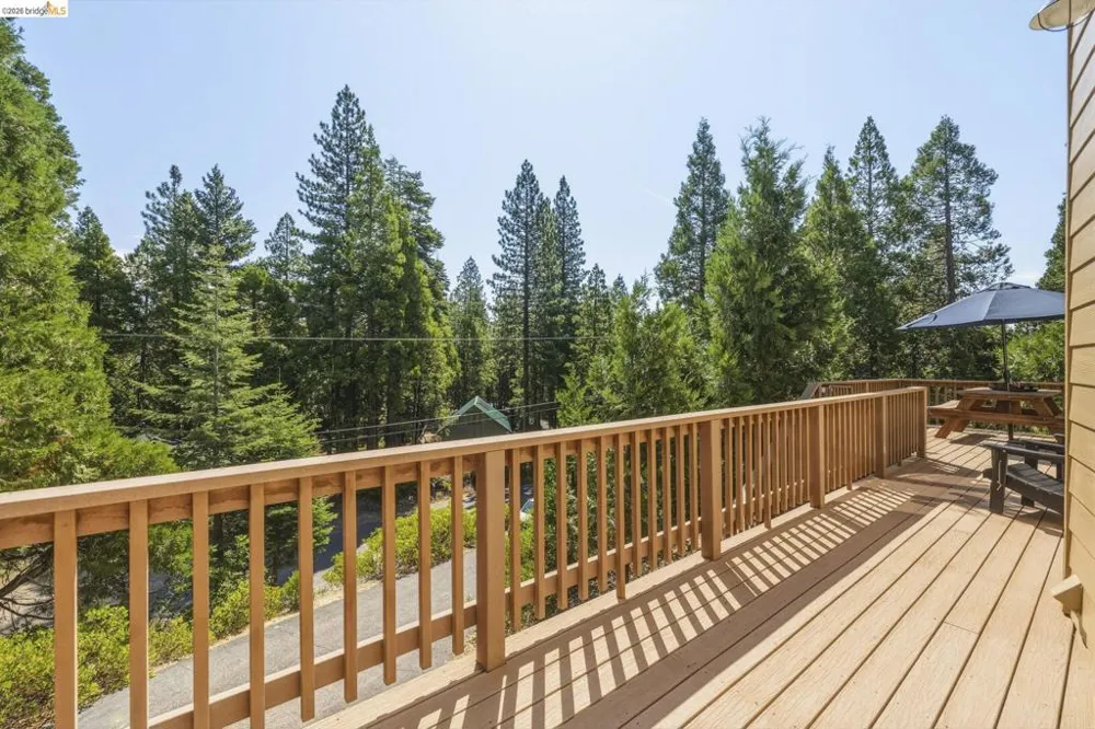 29392 Alpine Dr Cold Springs, CA 95335