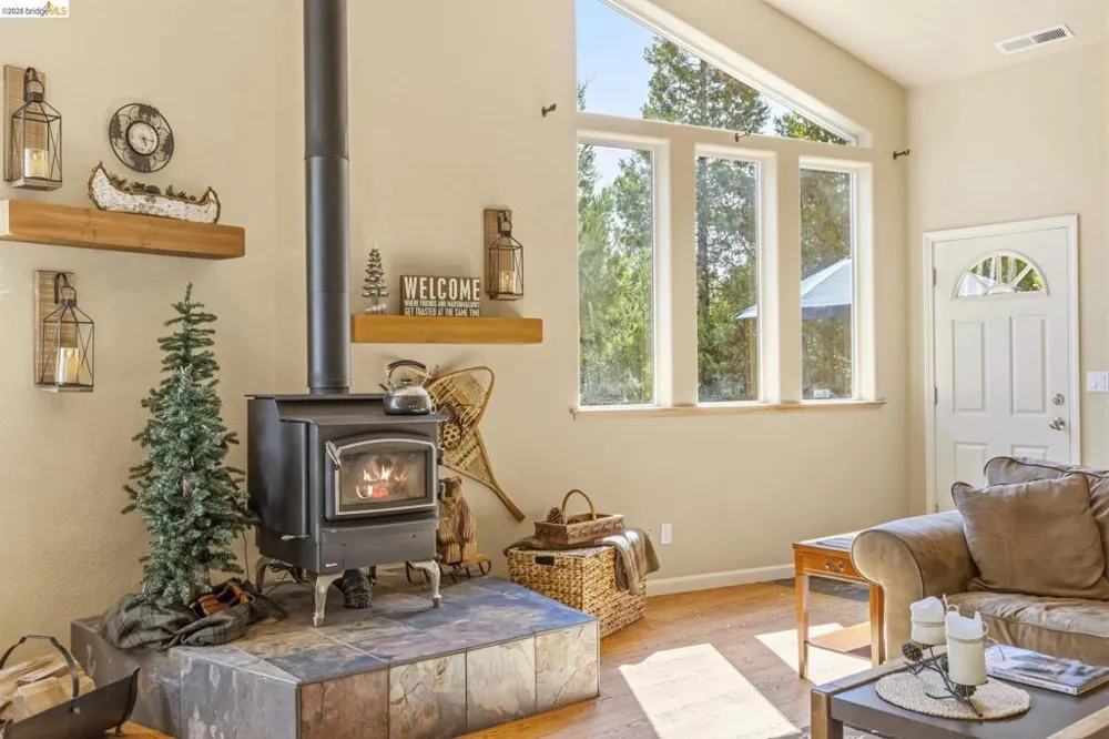 29392 Alpine Dr Cold Springs, CA 95335