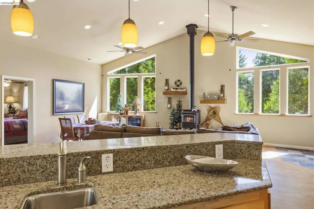 29392 Alpine Dr Cold Springs, CA 95335