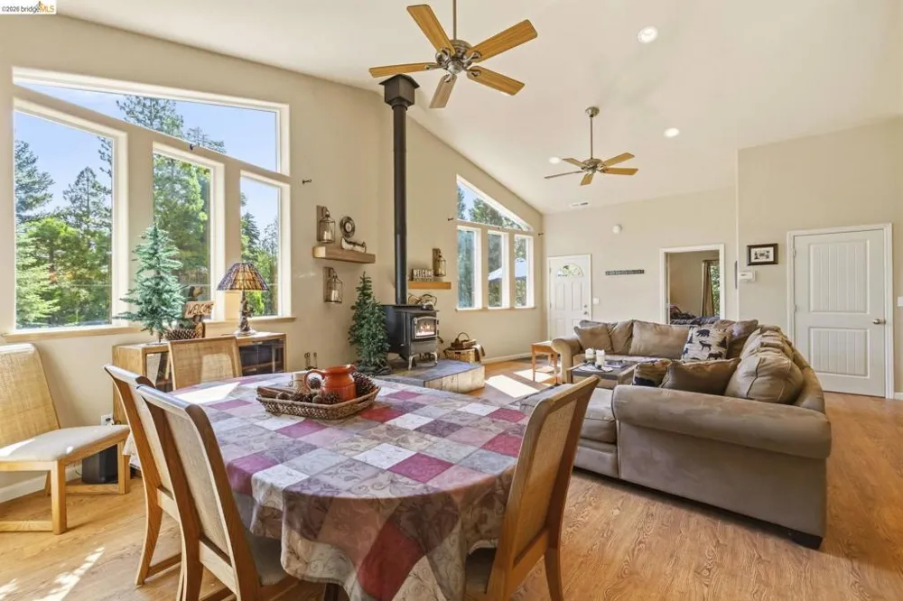 29392 Alpine Dr Cold Springs, CA 95335