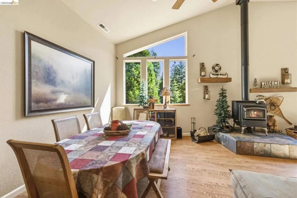 29392 Alpine Dr Cold Springs, CA 95335