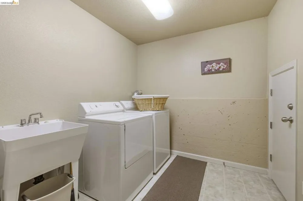 29392 Alpine Dr Cold Springs, CA 95335