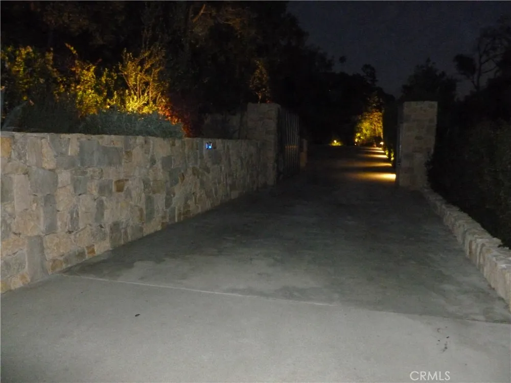1094 Acanto Place Bel Air, CA 90049