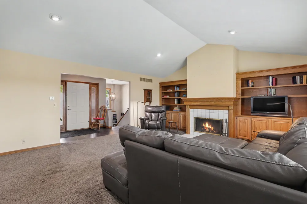 10068 Holiday Drive Zeeland, MI 49464