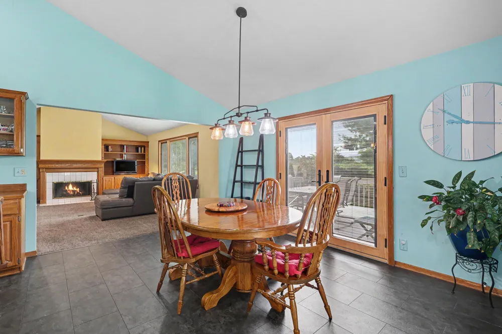10068 Holiday Drive Zeeland, MI 49464