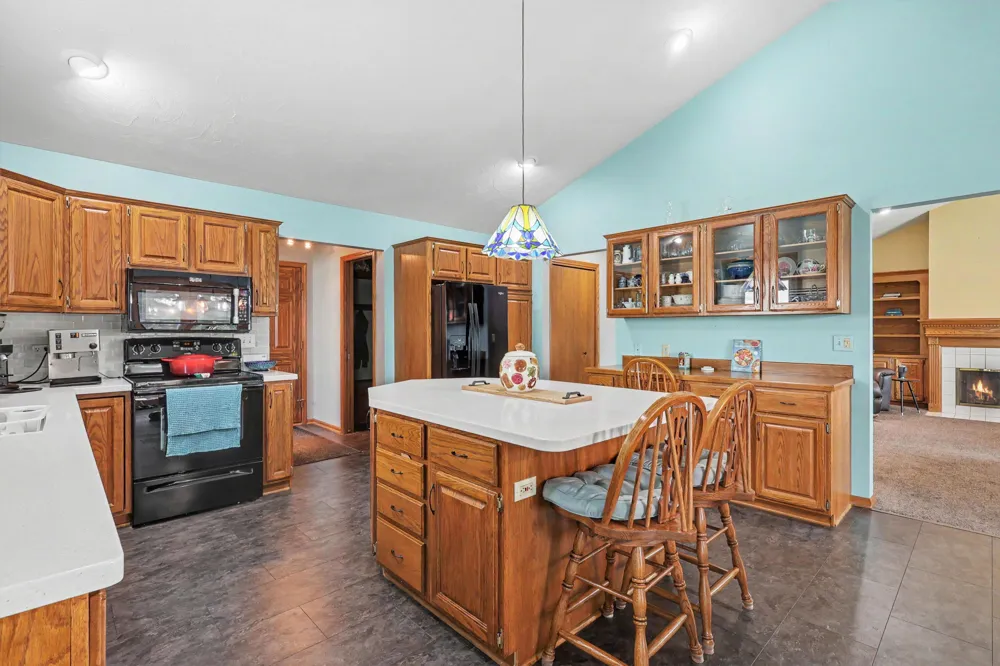 10068 Holiday Drive Zeeland, MI 49464