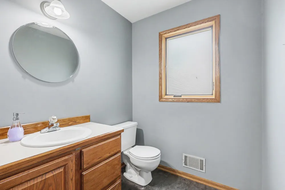 10068 Holiday Drive Zeeland, MI 49464