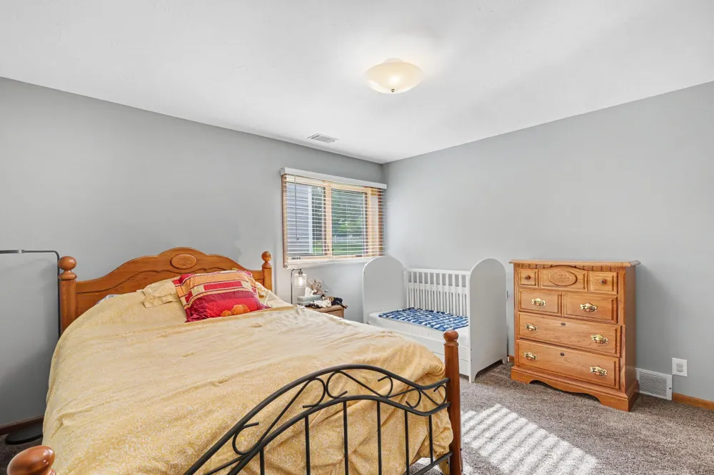 10068 Holiday Drive Zeeland, MI 49464