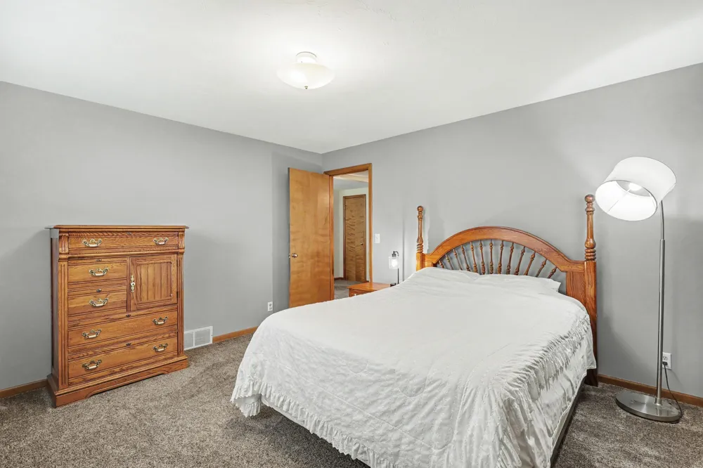 10068 Holiday Drive Zeeland, MI 49464