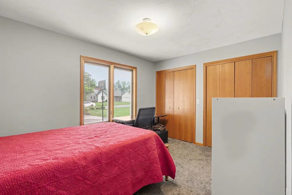 10068 Holiday Drive Zeeland, MI 49464