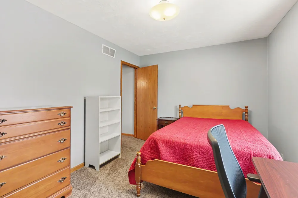 10068 Holiday Drive Zeeland, MI 49464
