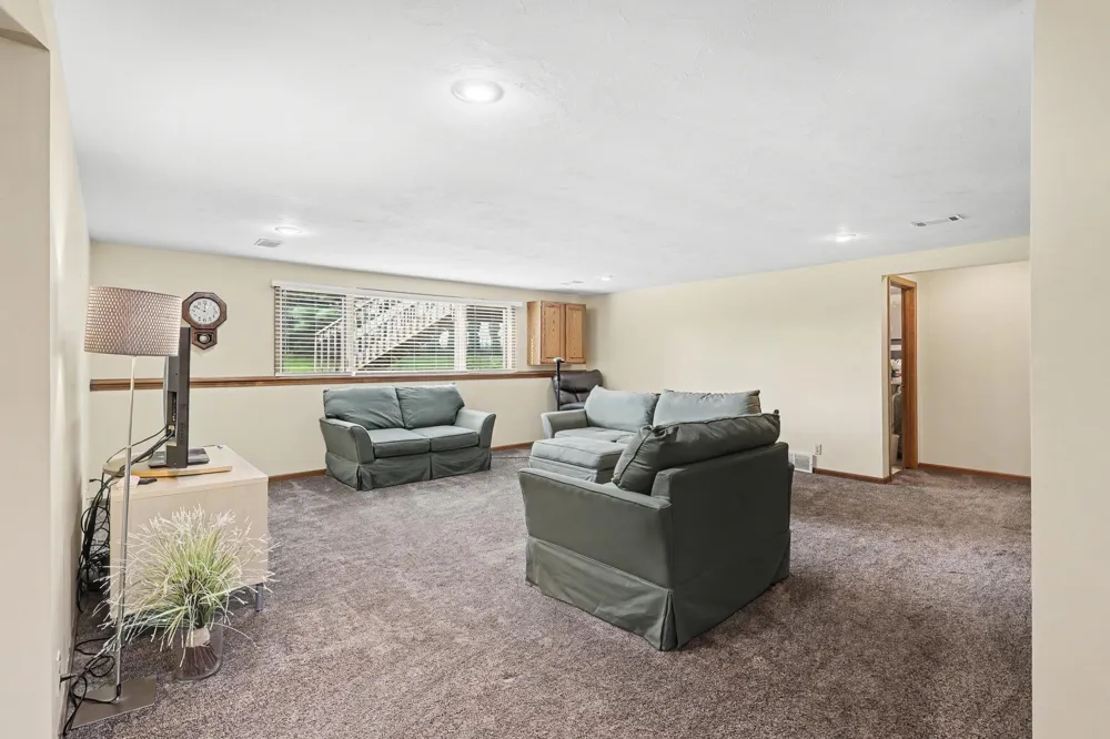 10068 Holiday Drive Zeeland, MI 49464