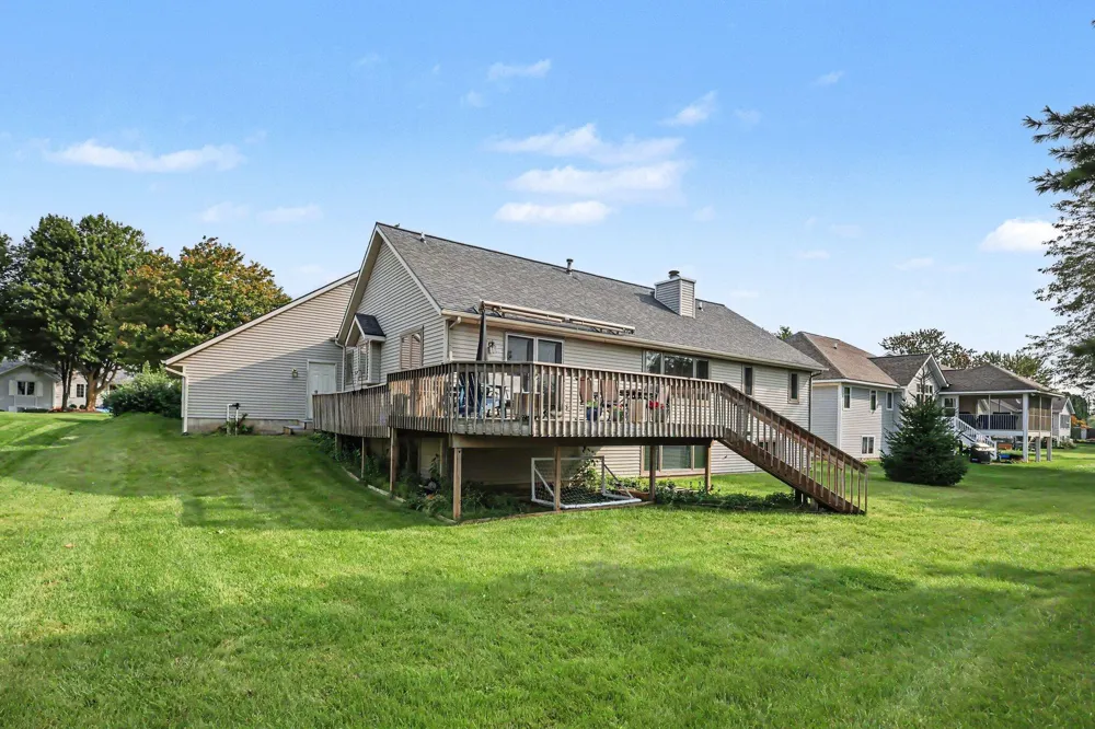 10068 Holiday Drive Zeeland, MI 49464