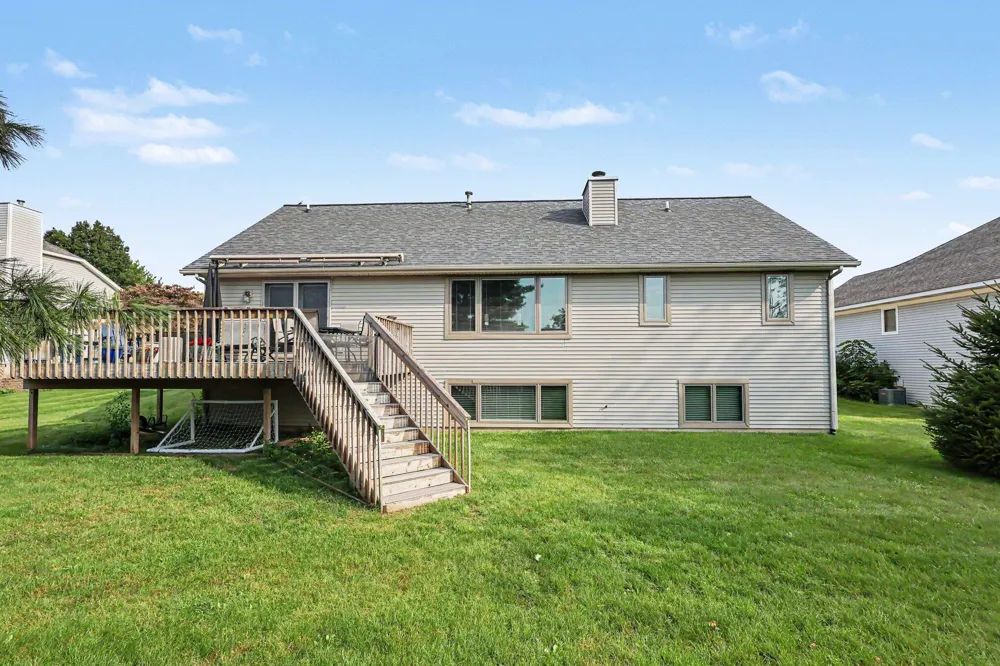 10068 Holiday Drive Zeeland, MI 49464